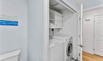 6 North Ln, Barrington, RI 02806
