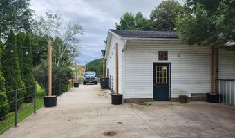 1516 Mound St, Boscobel, WI 53805