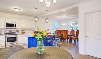 29 Lake Ave, Barrington, RI 02806