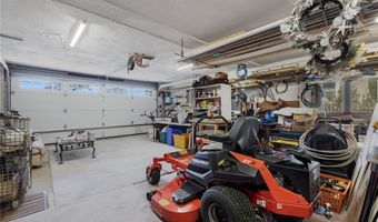 11 Renfrew Ave, Middletown, RI 02842