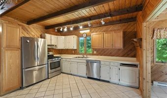 130 S Niantic Dr, Charlestown, RI 02813