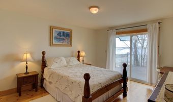23 Mud Pt S, Alburgh, VT 05440