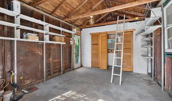 207 Pawson Rd, Branford, CT 06405