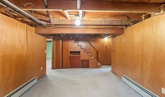 86 Oak St, Hopkinton, RI 02804