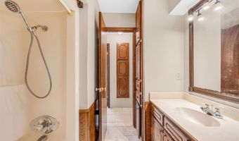 817 Windsor, Altus, OK 73521