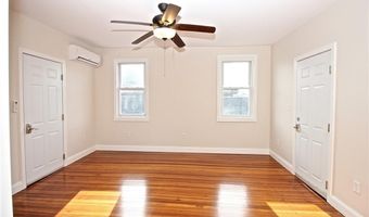 668 Thames St 2, Newport, RI 02840