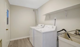 3820 WINTERSET Dr, Annandale, VA 22003