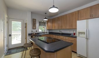 58 Maple Ave 58, Andover, MA 01810