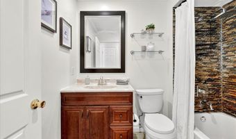 701 Kehrs Mill Rd, Ballwin, MO 63011