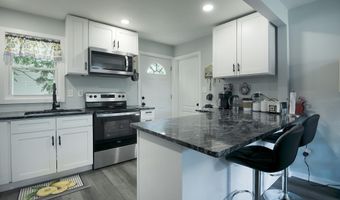 2 N RAILROAD Ave, Delmar, DE 19940