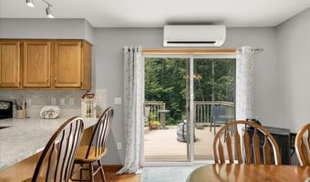 21 Bowling Green Ln, Belfast, ME 04915