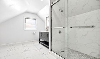 166 Pleasant Ave, Bergenfield, NJ 07621