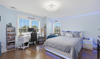 30 Berger Ave, Amityville, NY 11701