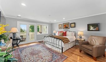 27 Eagle Dr, North Kingstown, RI 02852