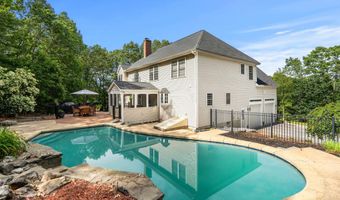 60 Camelot Dr, Bedford, NH 03110