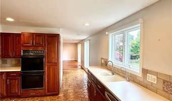 74 Plymouth Rd, East Providence, RI 02914