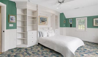 19 Ledge Rd, Bristol, RI 02809