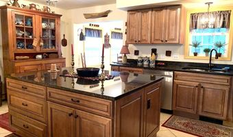 46 Club House Ln 9, Auburn, ME 04210