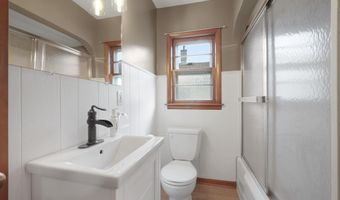236 Center St, Auburn, IN 46706