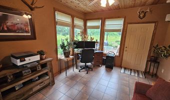 39081 Greenwood Ln, Aberdeen, SD 57401
