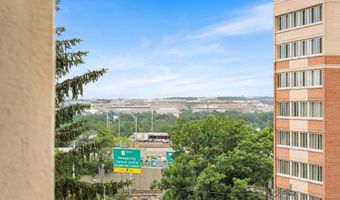 1101 S ARLINGTON RIDGE Rd 212, Arlington, VA 22202
