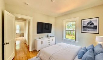 21 Upcrest Rd SF, Boston, MA 02135