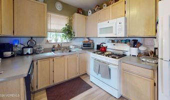 105 Sandpiper Ln 105, Bayville, NJ 08721