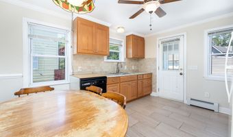 404 Soundview Ave, Bridgeport, CT 06606