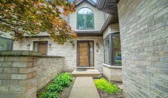 2143 N Juniper Ln, Arlington Heights, IL 60004