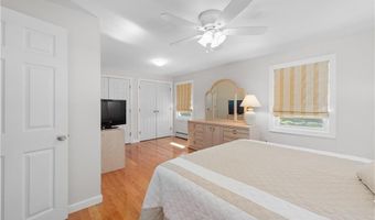40 Murphy Dr, Cumberland, RI 02864