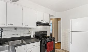 7133 Circleview Dr, Affton, MO 63123