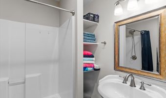 62 Hooksett Rd, Auburn, NH 03032