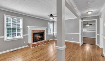 125 Lake Picketts Dr, Acworth, GA 30101