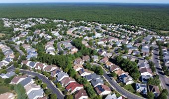 15 FIVE BRIDGES Ct, Barnegat, NJ 08005