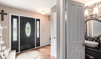 493 Edgeworthe Dr SE, Ada, MI 49301