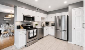 904 S MONROE St, Arlington, VA 22204