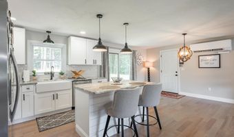 18 Dream Lake Dr, Amherst, NH 03031