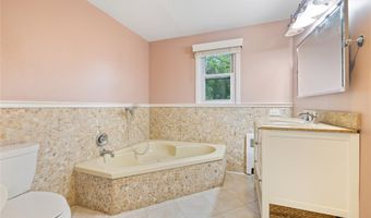249 Cherry Ln, Airmont, NY 10901