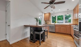834 Westwood Dr, Ballwin, MO 63011