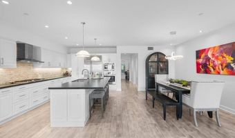 2383 Ocean St, Carlsbad, CA 92008