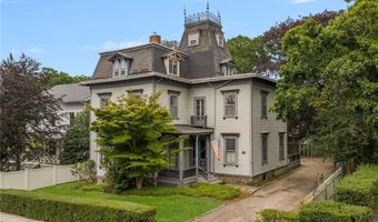 36 Ayrault St, Newport, RI 02840