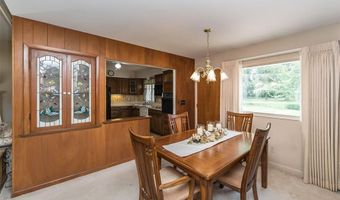 737 Smith Dr, Ballwin, MO 63011