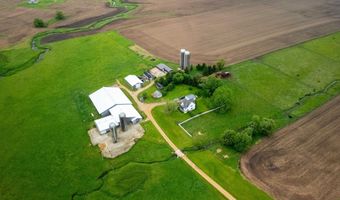 2928 E Stagecoach Trl, Apple River, IL 61001