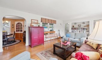 71 Reservoir Ave, Andover, NJ 07801