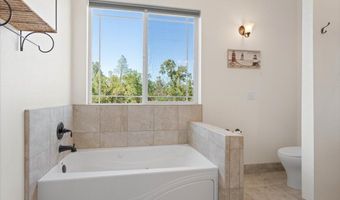 25150 Dersch Rd, Anderson, CA 96007