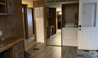 18 12th Ave W, Albia, IA 52531
