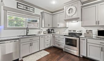 68 Pierce Rd, Albertville, AL 35951