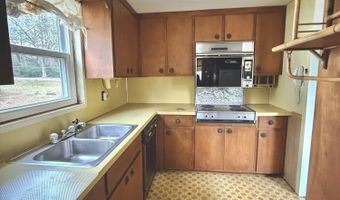 1705 Rebecca Ave, Alexander City, AL 35010