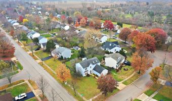 1670 Yosemite Pkwy, Algonquin, IL 60102