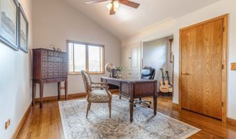 22205 W PINEVIEW Dr, Antioch, IL 60002